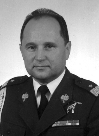 gen. bryg. pil. dr Edward Hyra