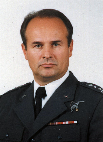 gen. bryg. pil. dr Zenon Smutniak